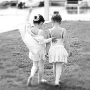 2 ballerinas